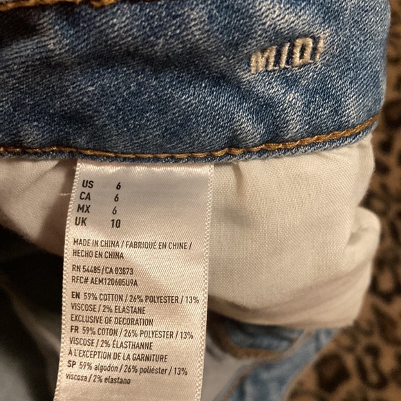 2 for $25 AMERICAN EAGLE JEAN Shorts Women’s Size 6 AE Midi Distressed Raw Hem - Picture 5 of 12